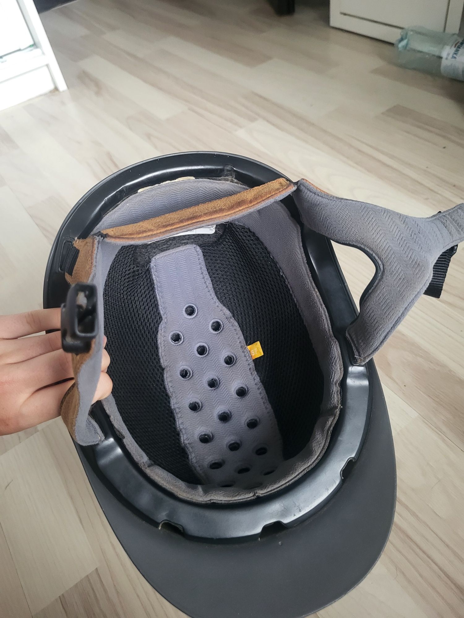 kask jezdziecki (rozm M57)