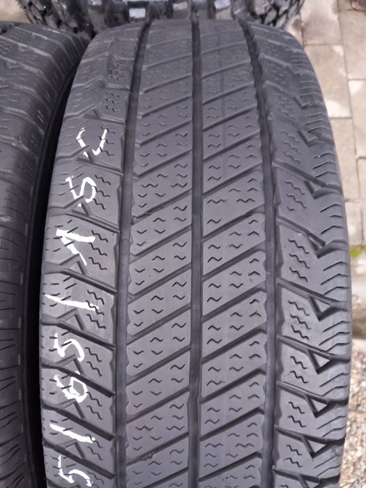 2x Opony Używane Całoroczne 215/65R16C Barum
