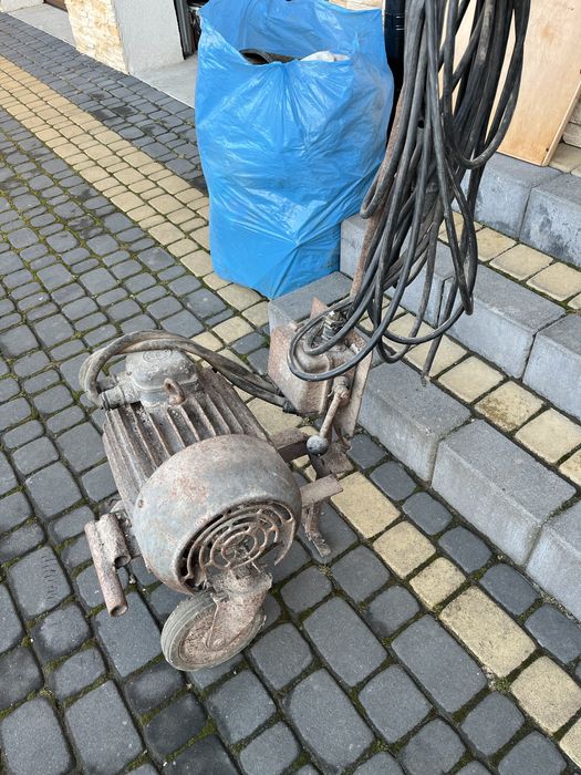 Silnik 7,5 kw 1450 obr. 3F na wozku +kabel
