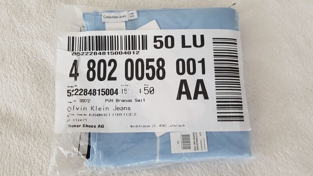 Платок фирмы Calvin Klein 130×130см,оригинал.