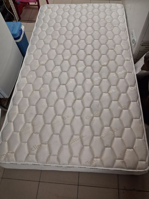 Colchão 200x110 como novo
Usado muito poucas vezes 
Entrego em Viseu