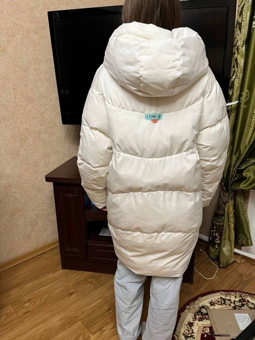 Пуховик білий довгий