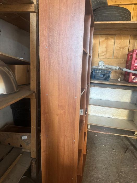 Полиці для офісу