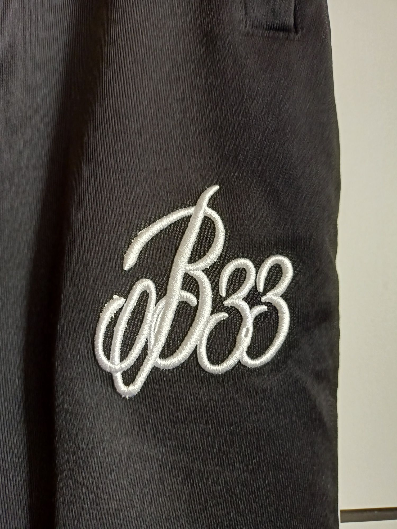B33 spodnie dresowe czarne