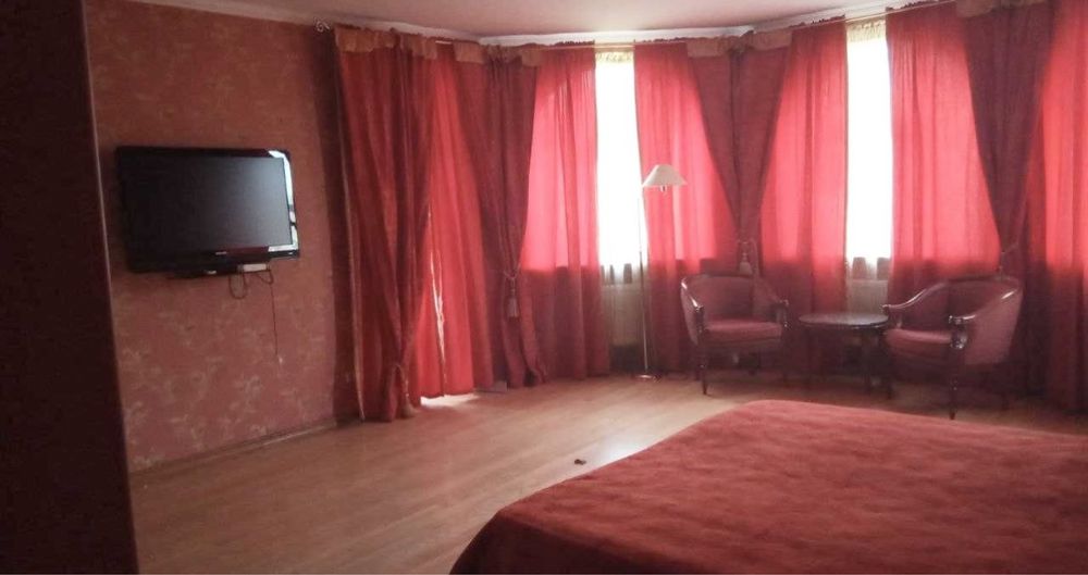 Оренда будинку для сімʼї, під офіс