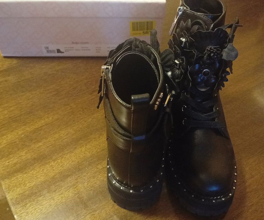 Botki Liu jo z kwiatami