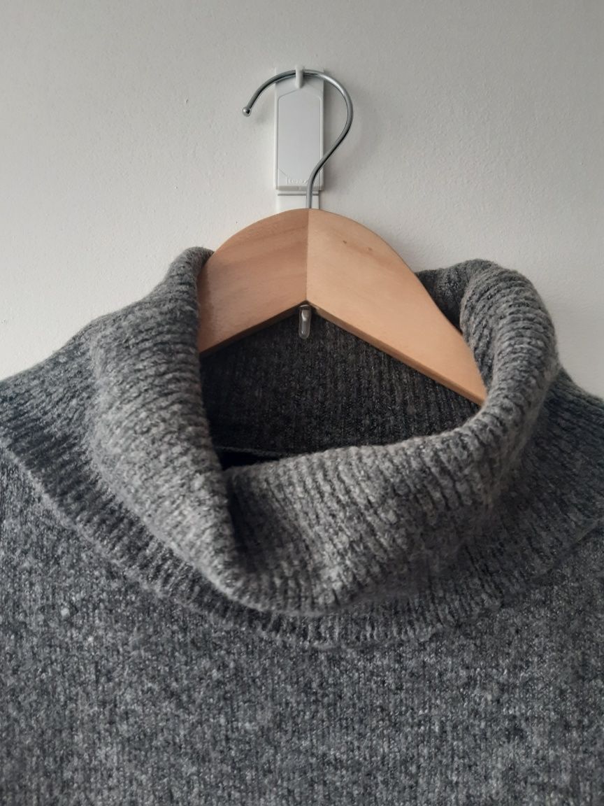 Sweter z golfem, szary, rozm. M, stan bdb, 40/42