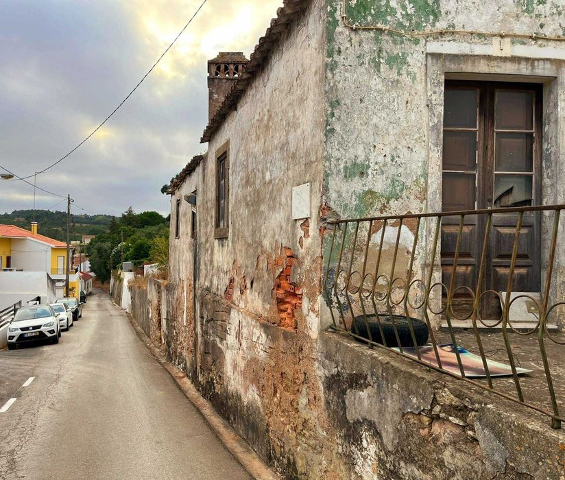 Moradia para reconstrução a 1h de Lisboa - Torres Vedras