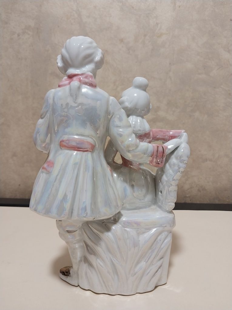 Порцелянова статуетка "Закохана пара"
