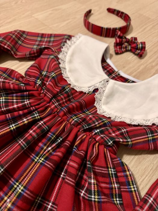 Неймовірна дитяча сукня з коміром, новорічна сукня, сукня в клітинку