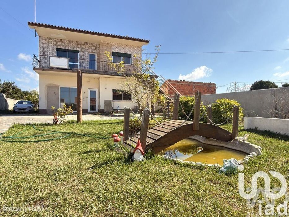 Moradia bi-familiar T4 em Lavos de 115 m2