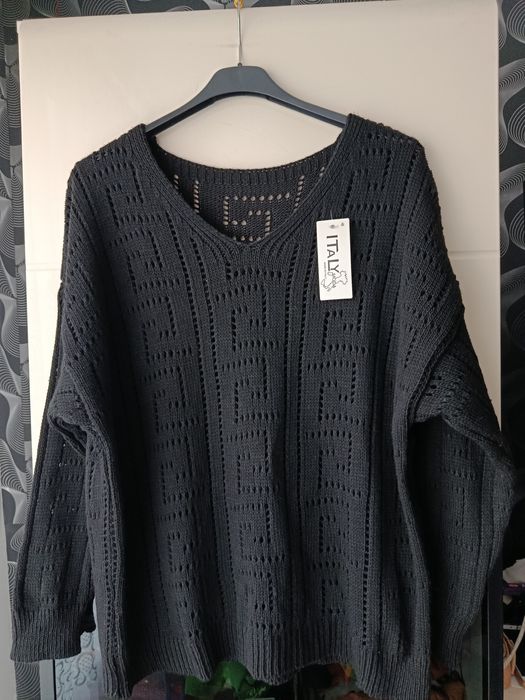 Sweterek damski włoski nowy, biust 120