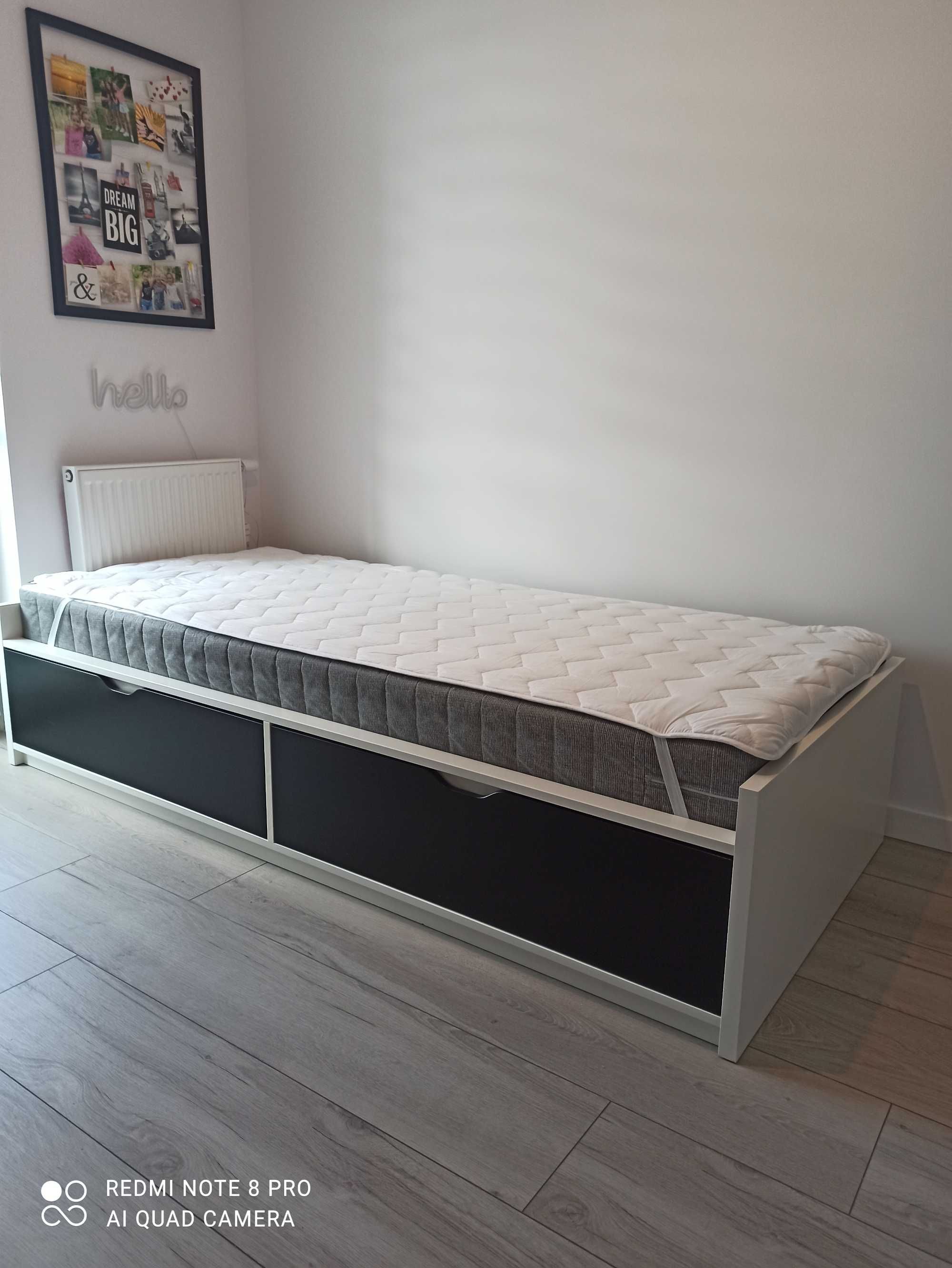 Łóżko Ikea z szufladami plus materac