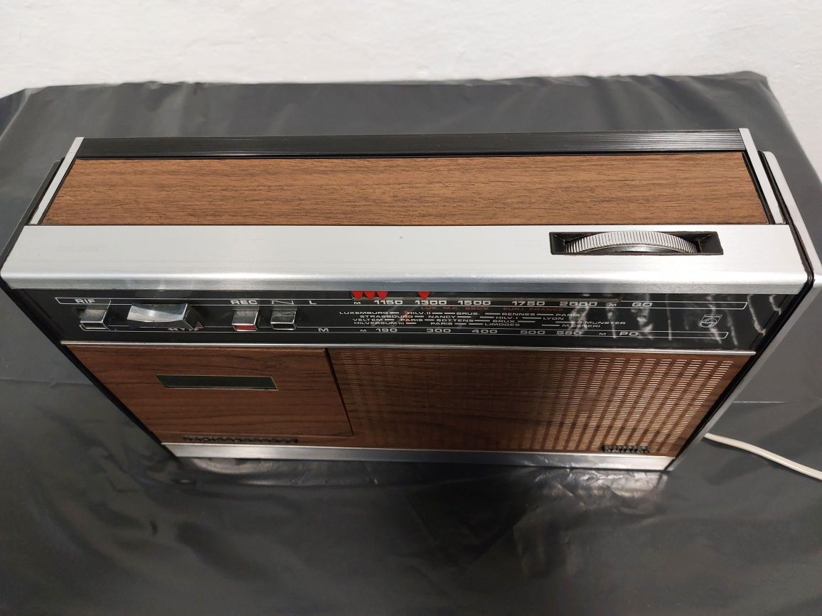 Radio-magnetofon Philips 22 RR320. PRL 1972 rok.