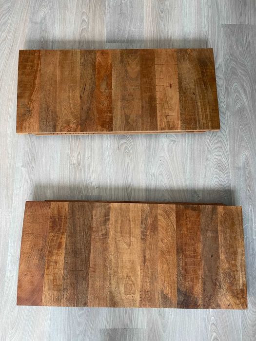 Mesa de jantar em mangueira e metal. 8-12 pessoas