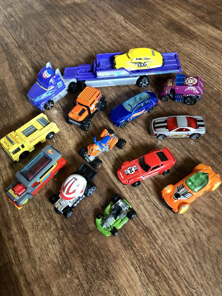 Машинки, іграшки, модельки Hot wheels