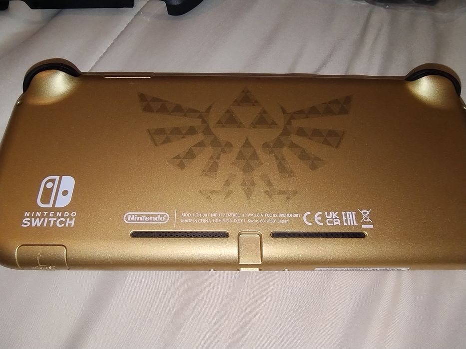 Nintendo Switch Lite Hyrule Edition