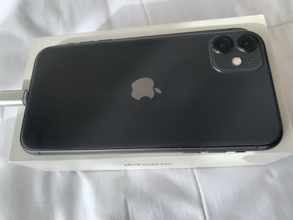 Продам iphone 11 64gb