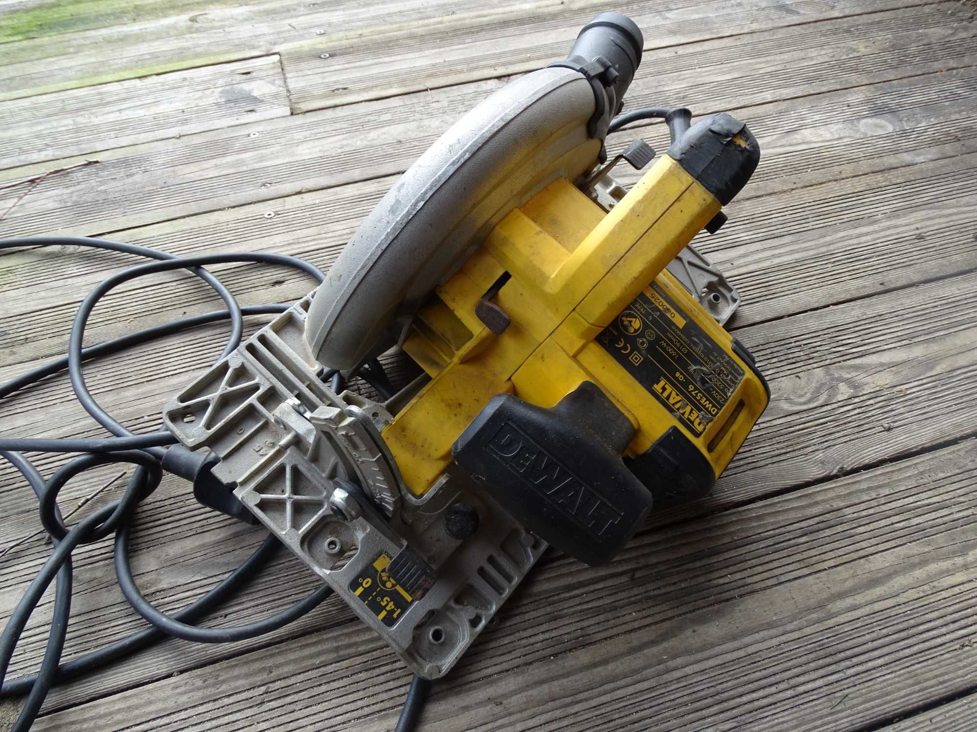 DeWalt DWE576K pilarka 1600W