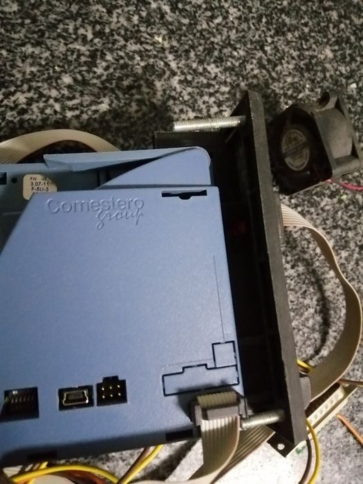 Dispensador para moedas e notas