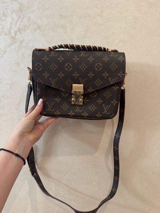 Жіноча сумка через плече