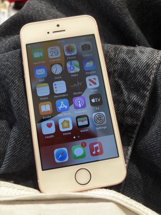 iPhone SE różowy 32 GB, bateria 89% oryginalna