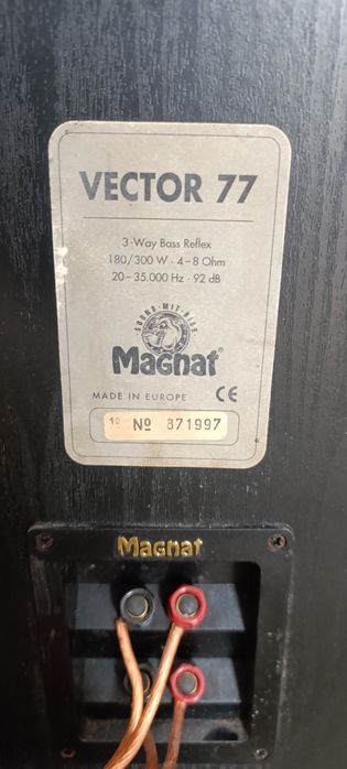 Kolumny podłogowe magnat Vector 77