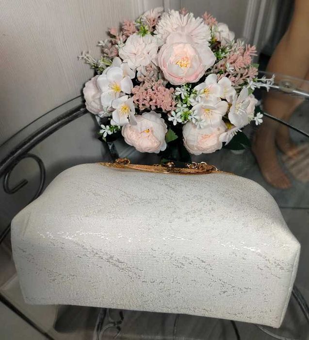 torebka wizytowa kuferek vintage lolita haftowana lolita ślub wesele