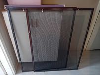 Sprzedam 2 moskitiery na okno 90x120 cm