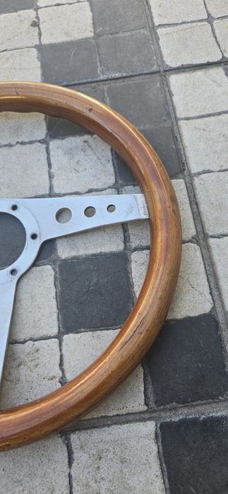 Volante de madeira de marca personal vintage