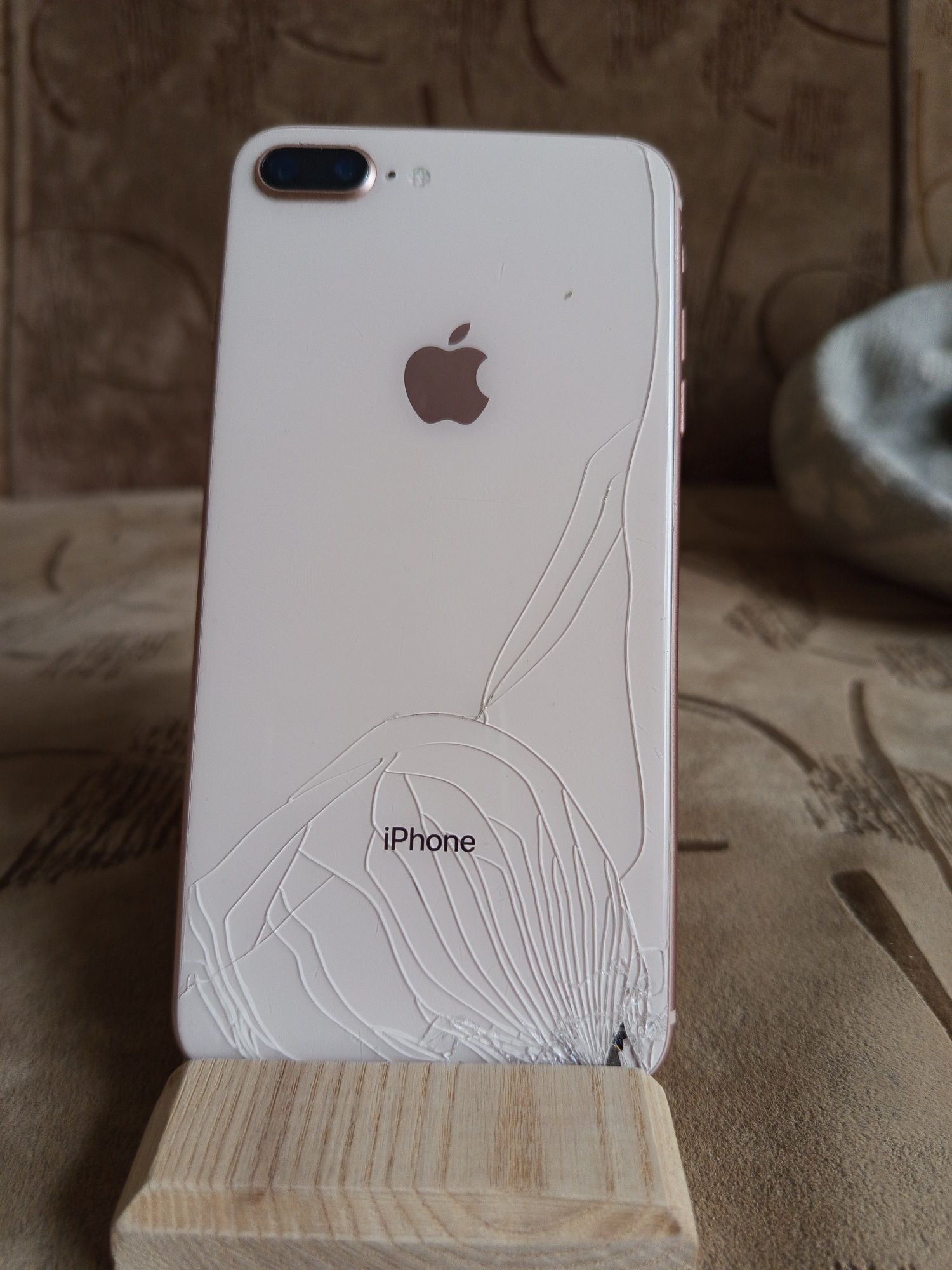 iPhone 8 plus 8.256gd