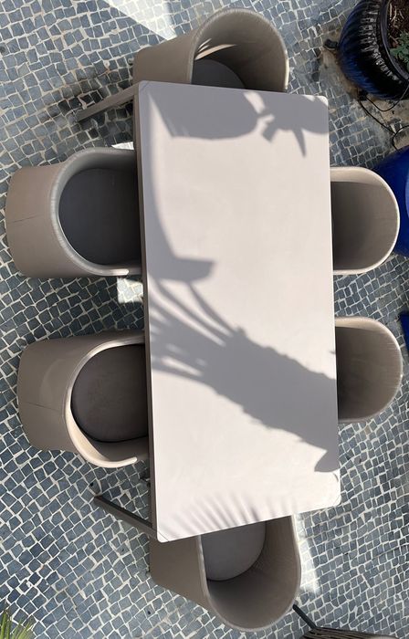 Mesa e cadeiras do jardim para 6 a 8 pessoas