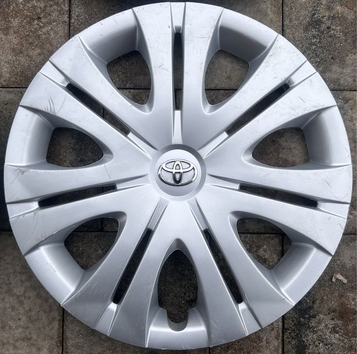 Kołpaki Toyota 16 Auris, Corolla, Verso, Avensis - na sztuki