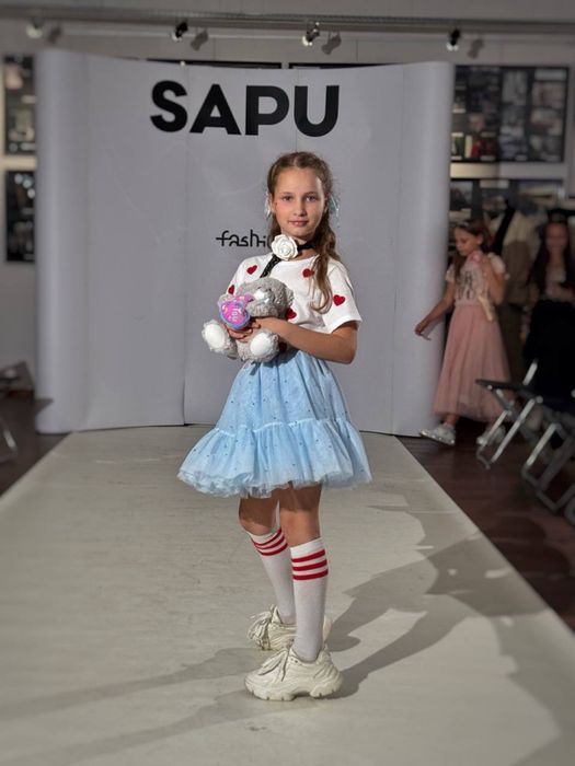 Spódniczka z tiule w niebieskie cehiny