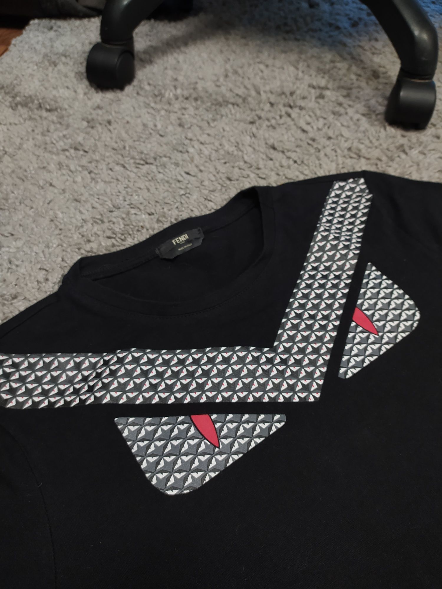 Fendi t-shirt big logo 3D, футболка фенди, большой логотип