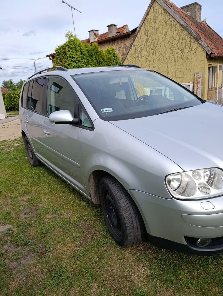 Sprzedam Volkswagen Touran Oszczedzny 7 Osobowy