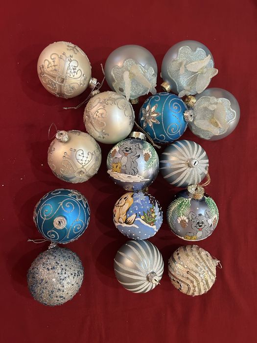 Набор цветных шаров..