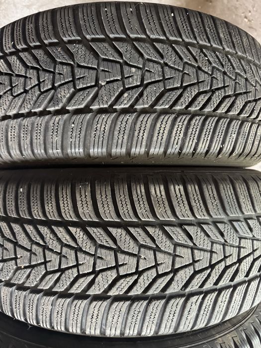 Майже нові зимові шини 235/55 r18 Hankook
