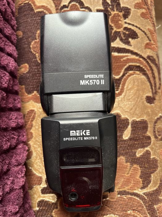 Фотовспышка Meike Speedlite MK-570 II