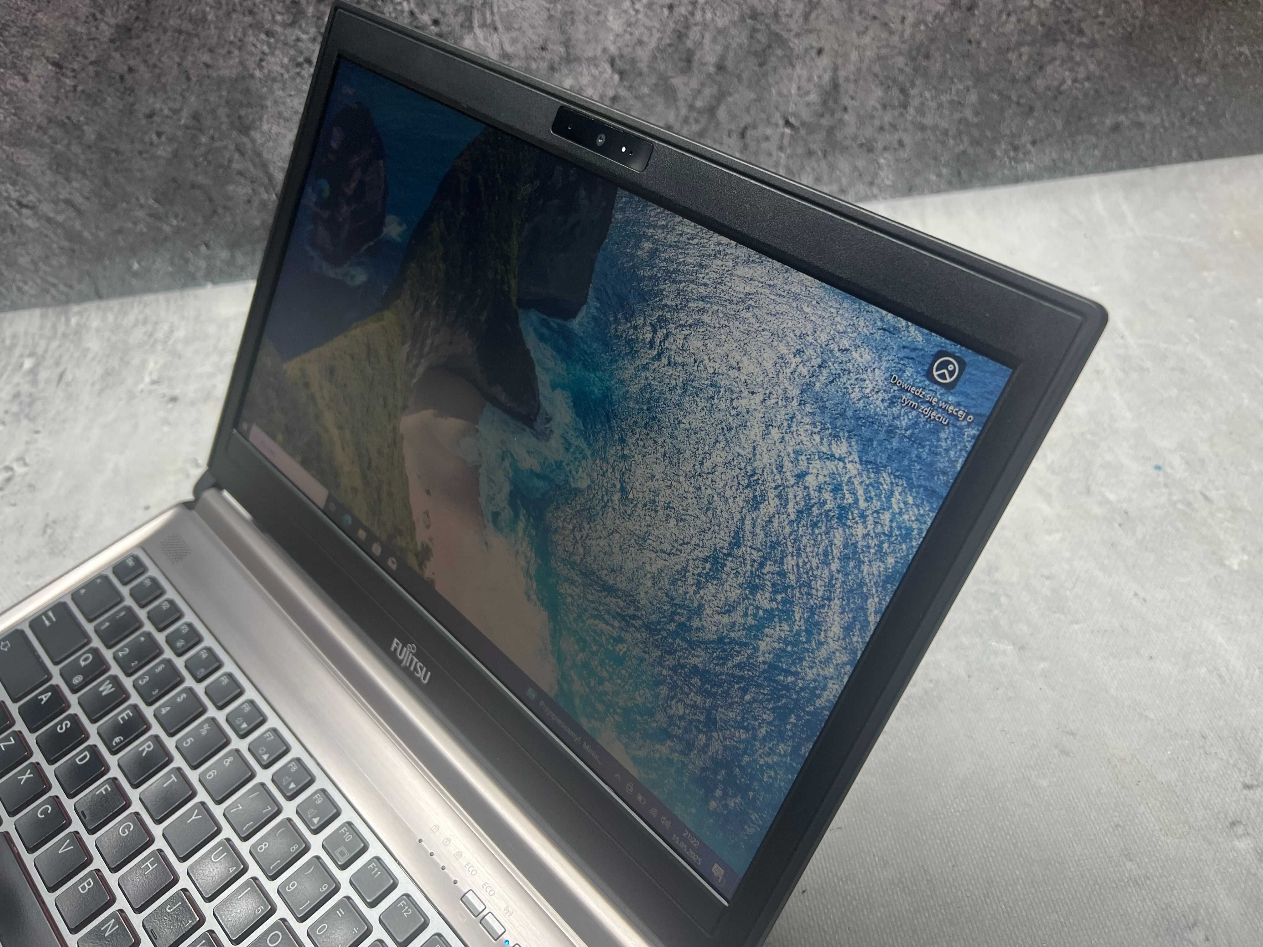 Fujitsu E736 / i7 6600u 3.4GHz / 8GB DDR4 / 128SSD / 13.3 HD / W10Pro