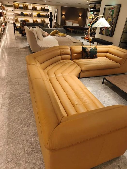 Sofá  de canto da Area novo em pele