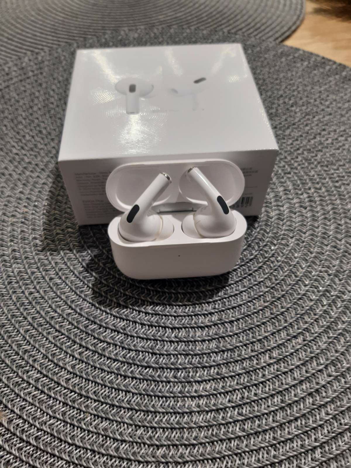 наушники Airpods pro