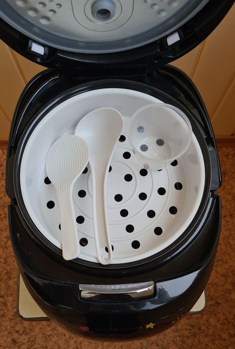 мультиварка REDMOND RMC-M90.