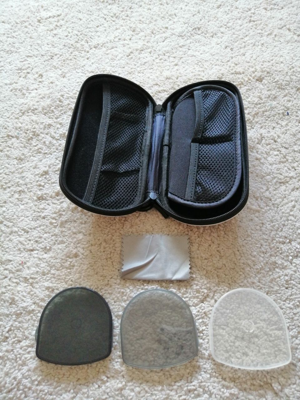 PSP + fifa 12 + carregador + cartão memoria 4G + bolsa psp + 3 capas p