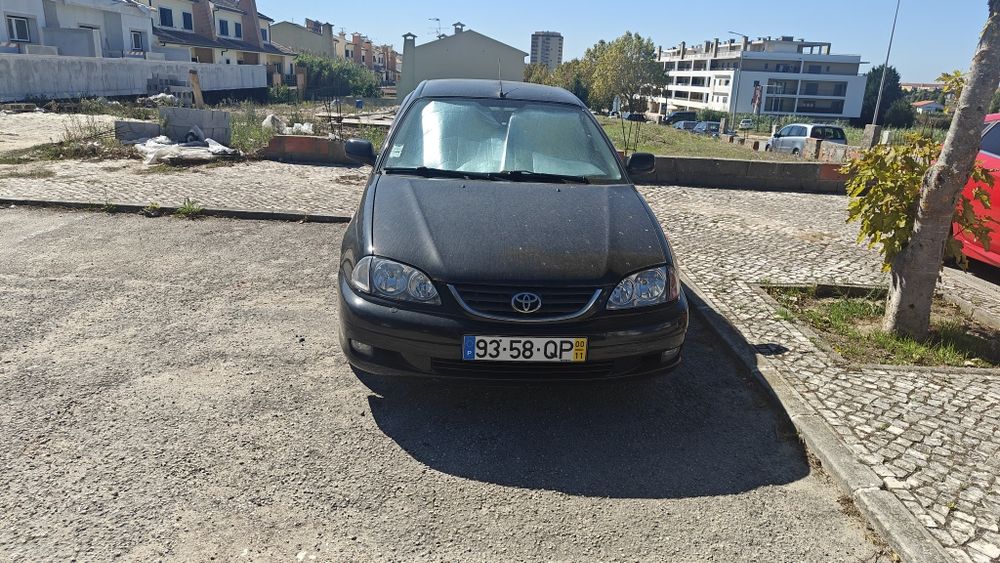 Toyota Avensis 1.6 gasolina Ano 2000