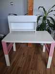 Dwa biurka Ikea dla dziewczynki