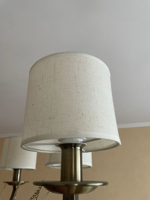 Люстра на 8 плафонів