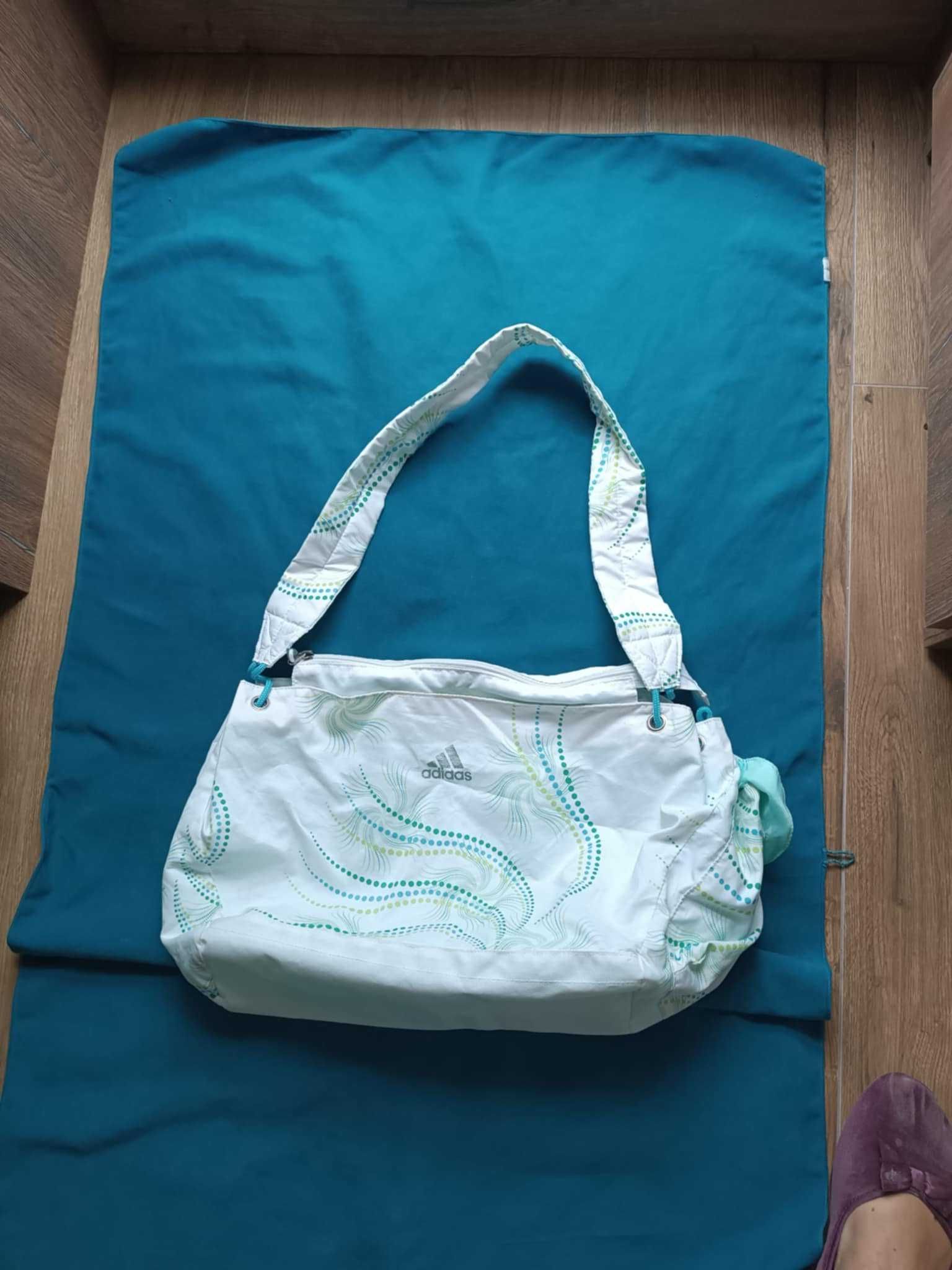 Torba plażowa materiałowa z ozdobnym motywem, logowana - "Adidas"