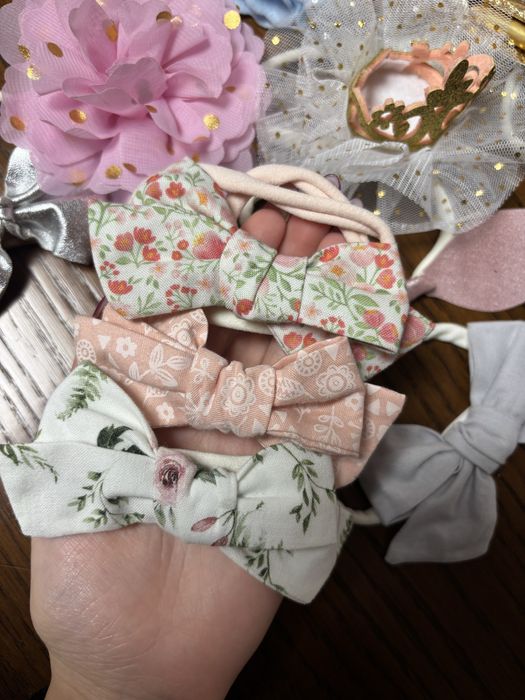 Повʼязки для дівчинки