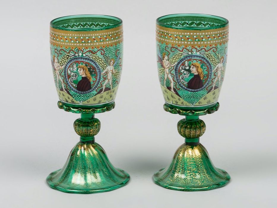 Garrafa antiga de quarto com Copo em Vidro